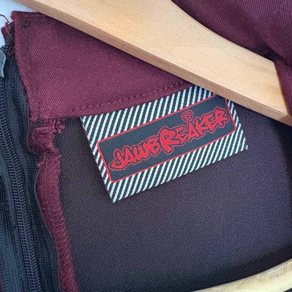 Chic Burgundy Striped dress - Picture 9 of 9